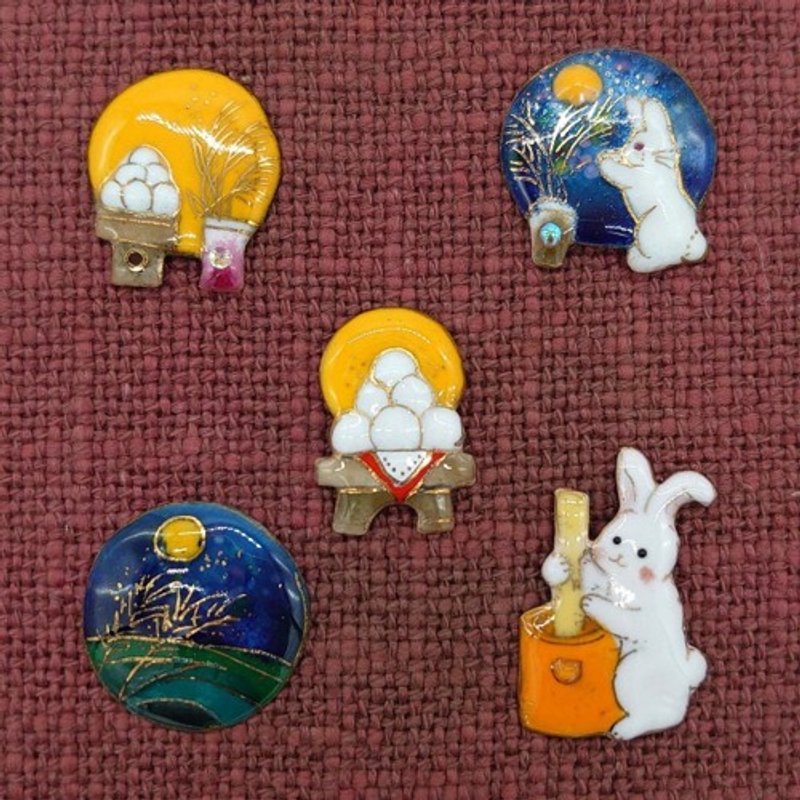 【Moon-viewing】rabbit  cloisonné pin brooch